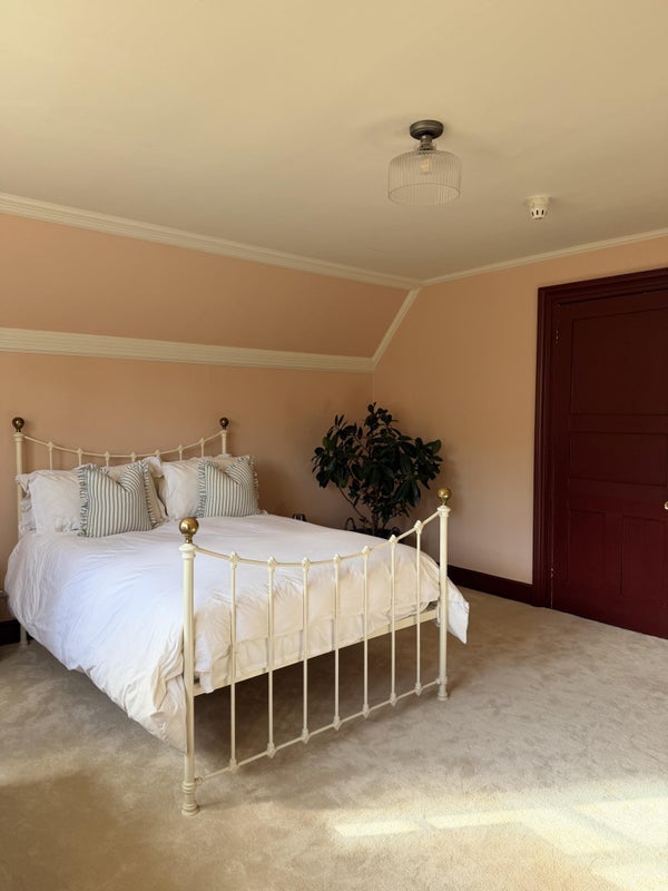 Room Gresham Court in Ipswich