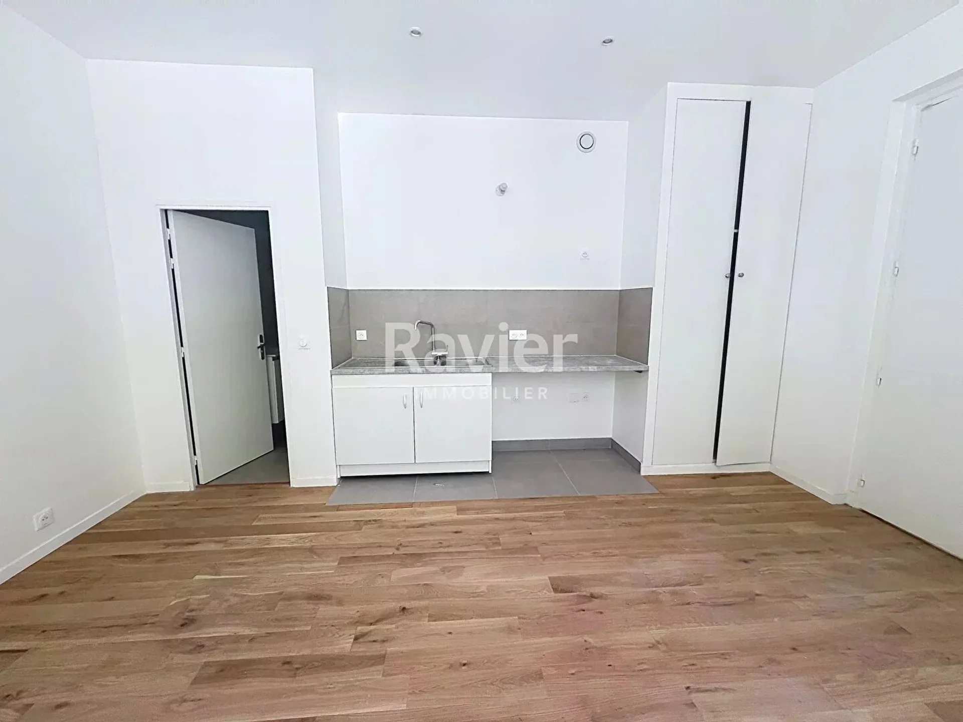 Appartement Avenue Hoche à Paris