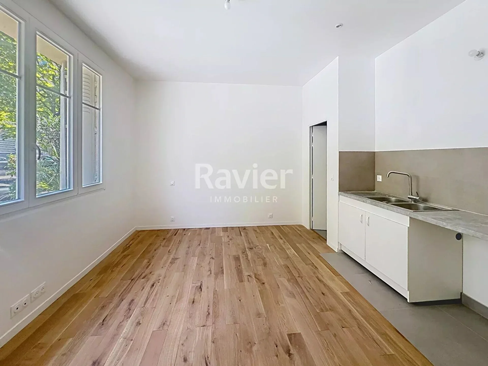 Appartement Avenue Hoche à Paris