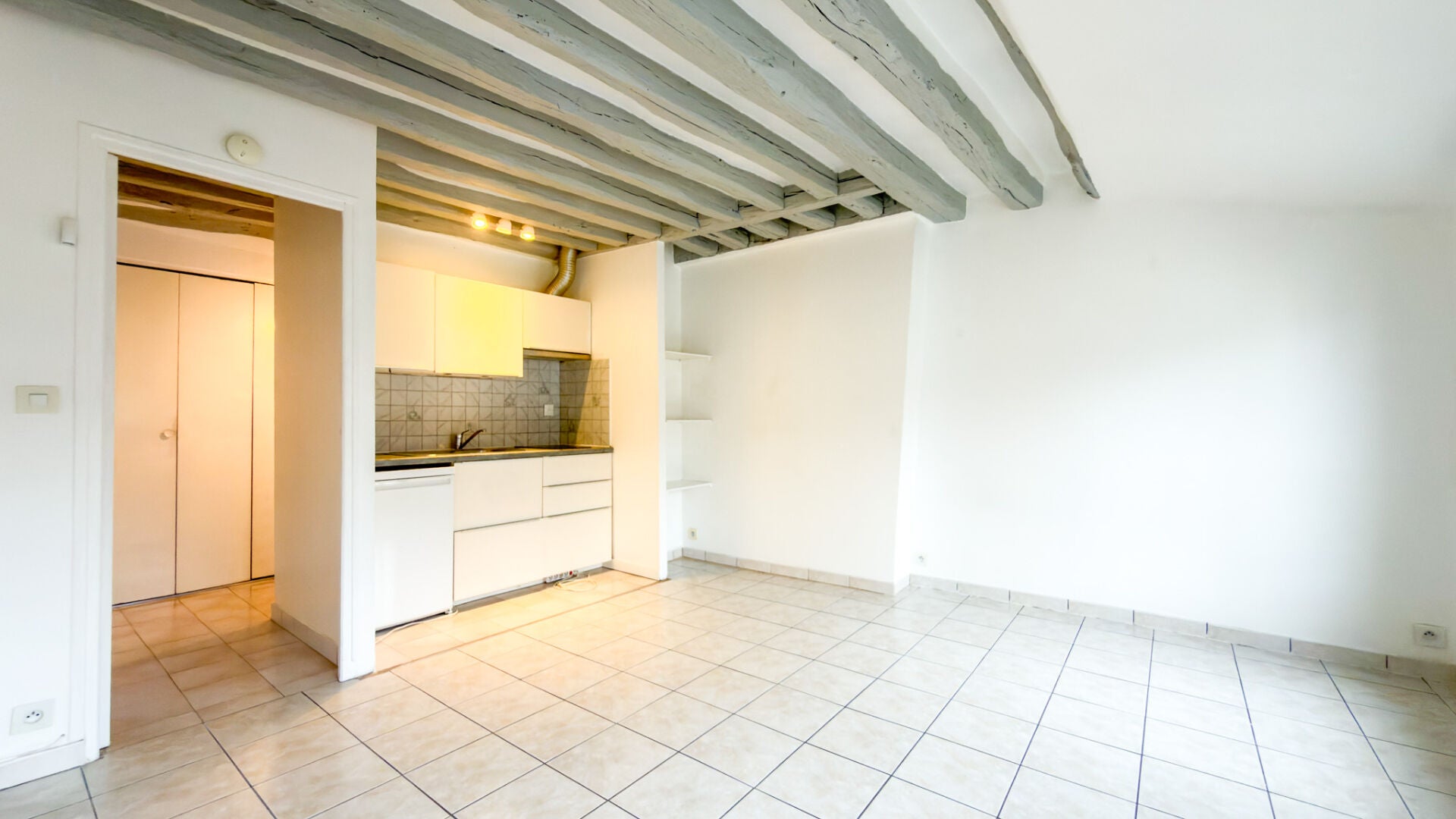Flat Rue du Donjon in Brunoy