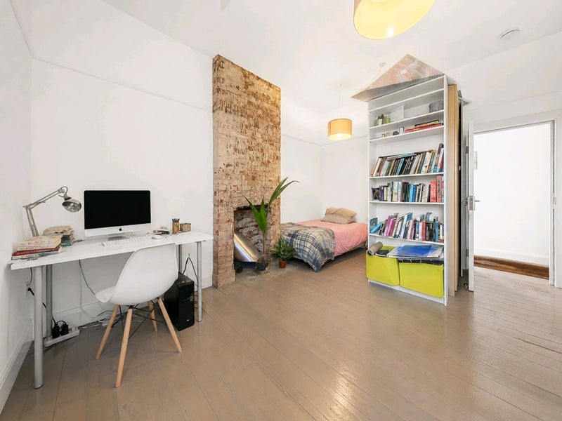 Room Nunhead Lane in Greater London
