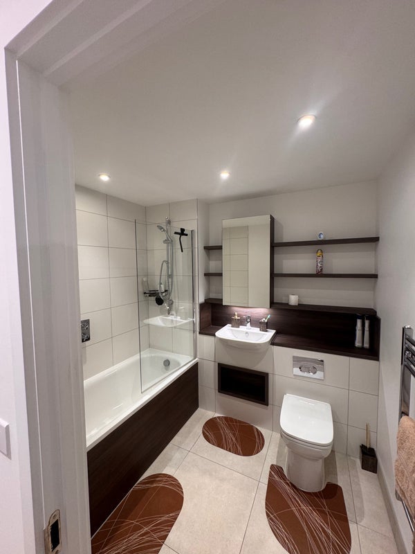 Room Townsend Road in Greater London