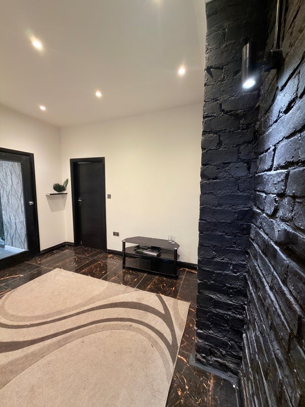 Room Broadstone Way in Bradford