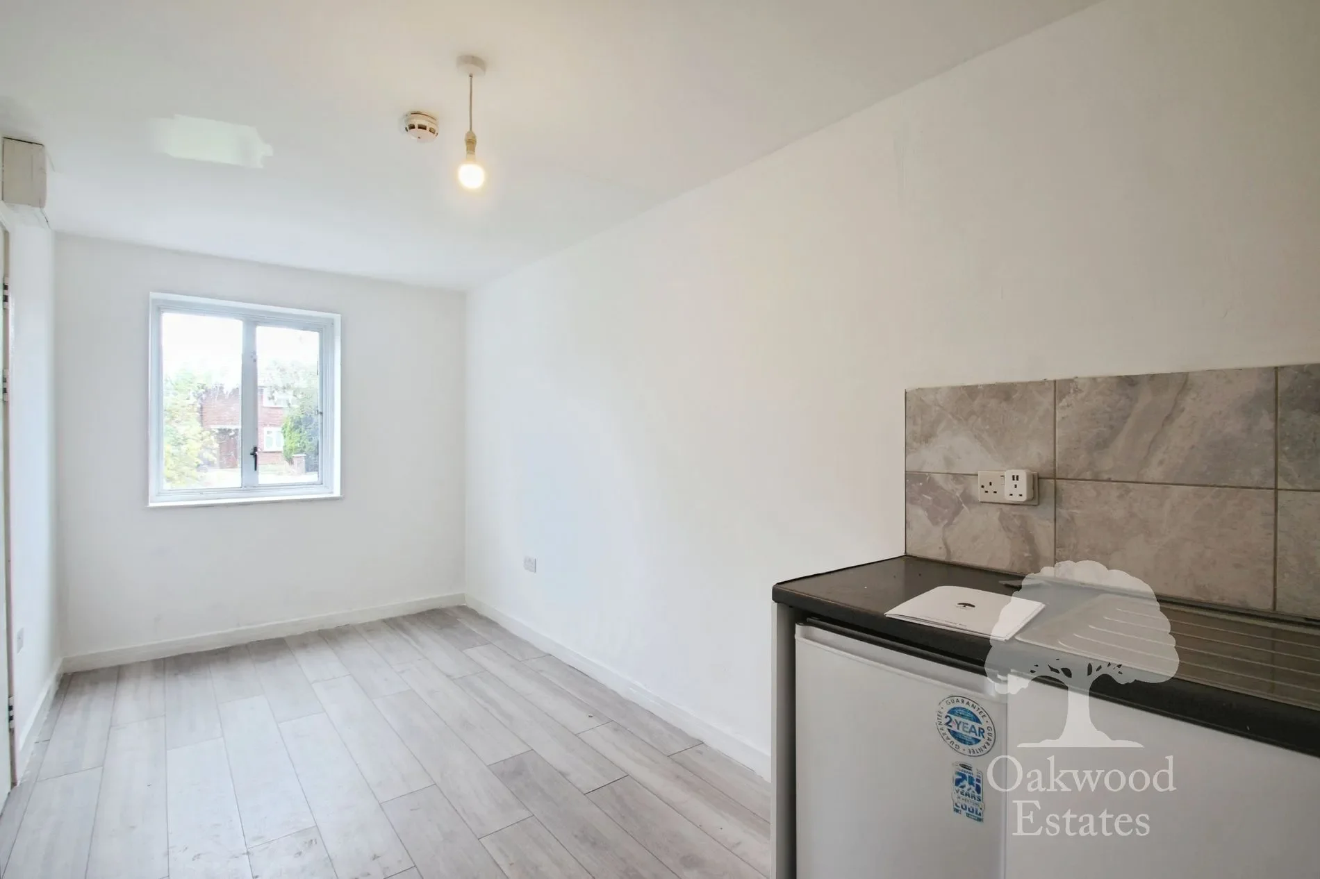 Room Rowan Road in Greater London