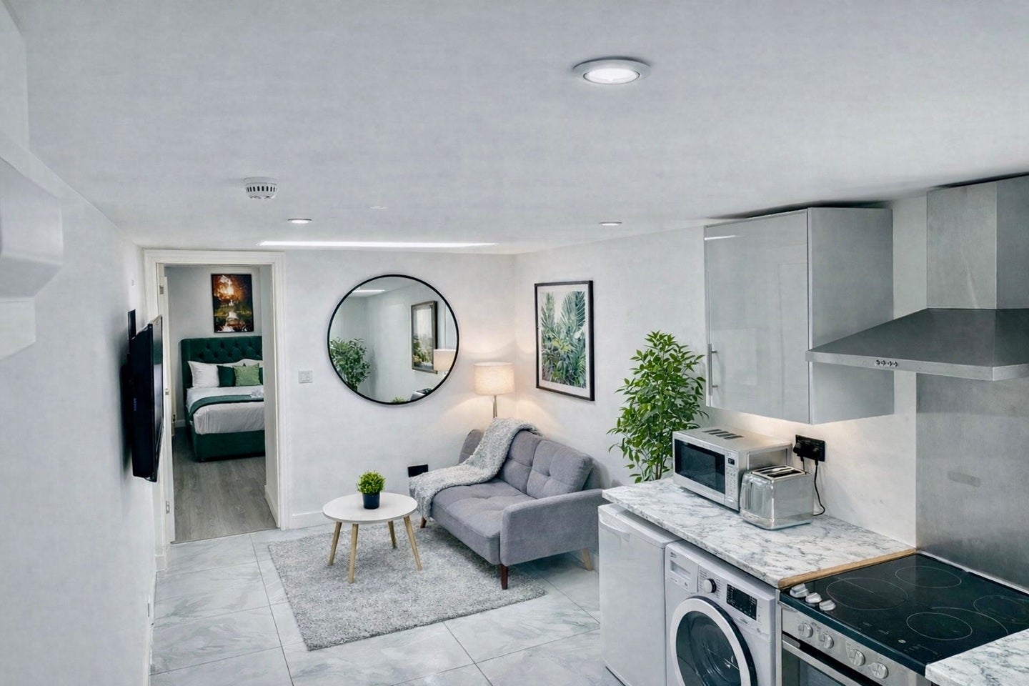 Flat Calbourne Crescent in Manchester