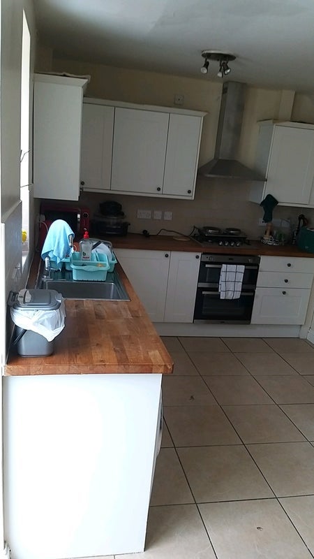 Room Bromley Road in Greater London