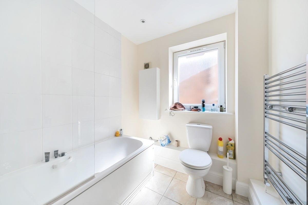 Flat Lesbourne Road in Reigate and Banstead