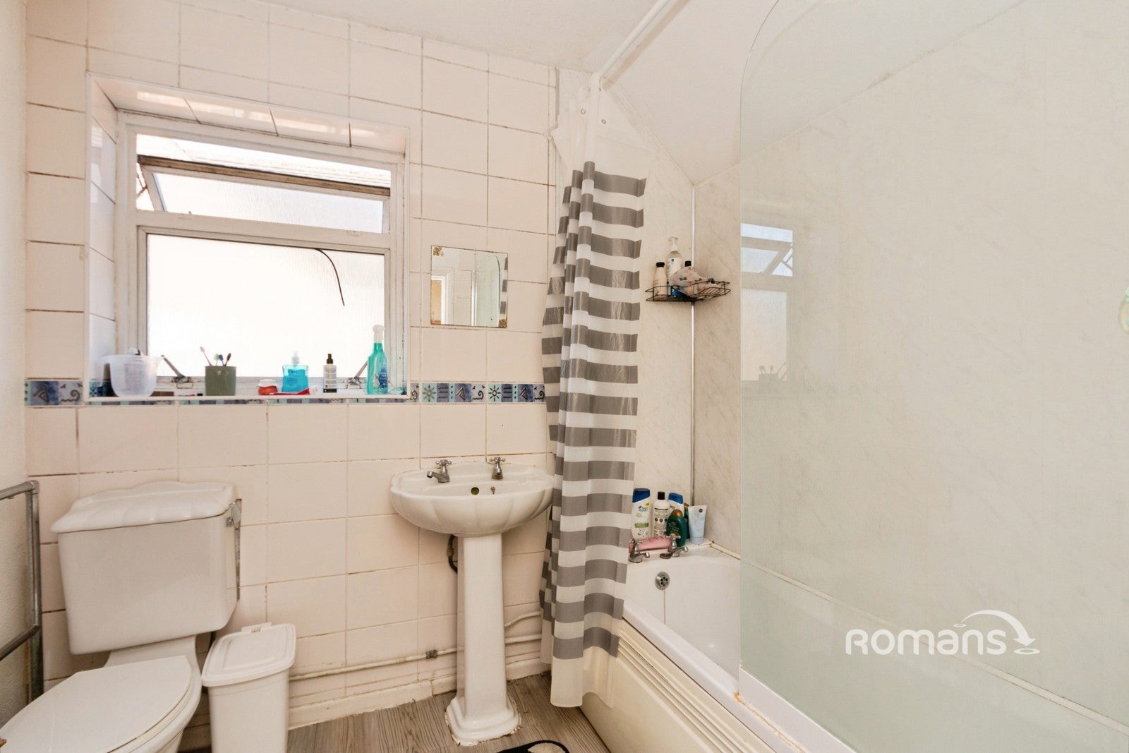 Room Stoke Hills in Farnham