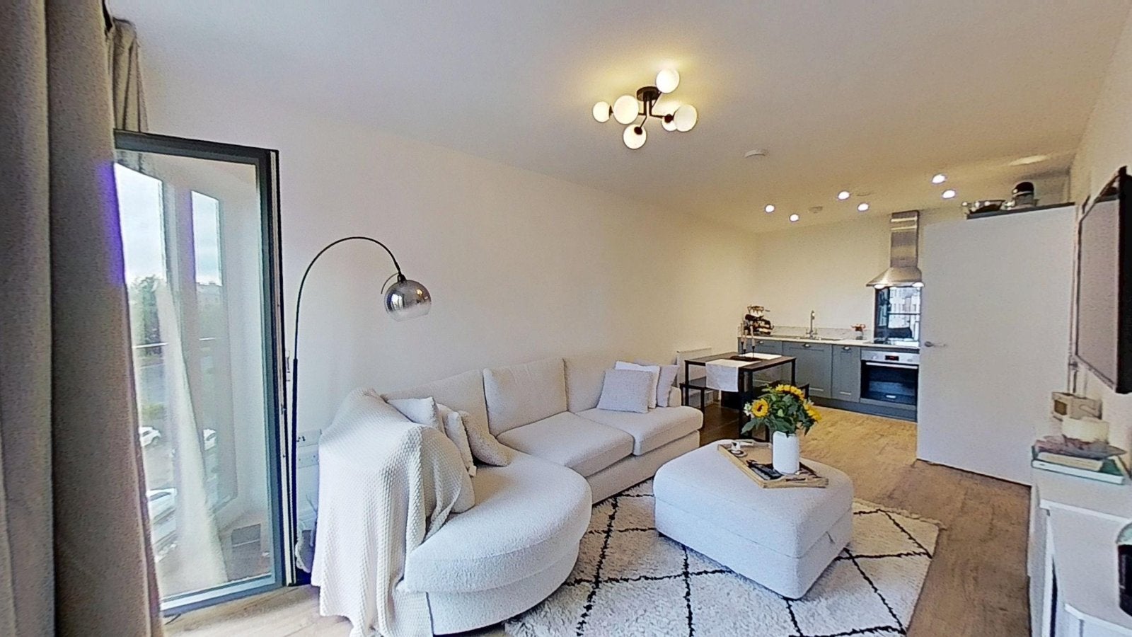 Flat Victoria Quay in City of Edinburgh