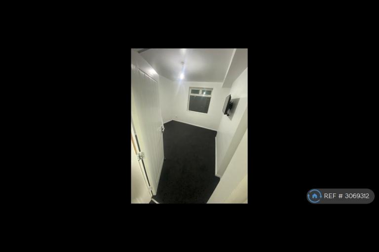 Room St. Barnabas' Road in Middlesbrough