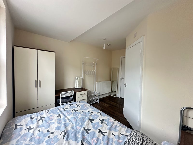 Room Jesmond Road West in Newcastle upon Tyne
