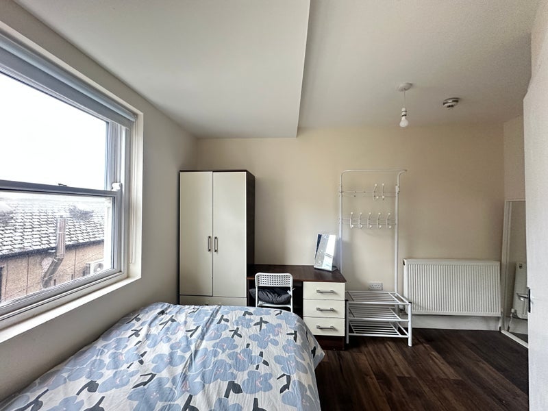 Room Jesmond Road West in Newcastle upon Tyne