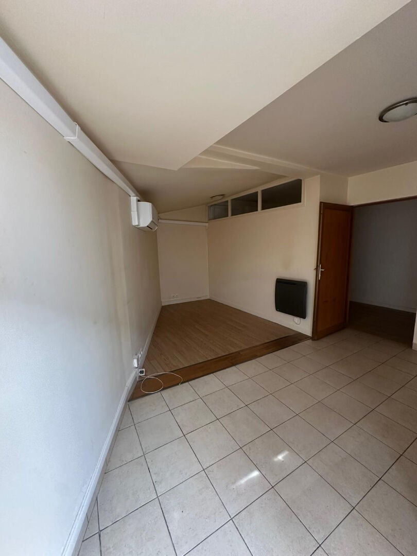 Flat Place des Tours in Blandy