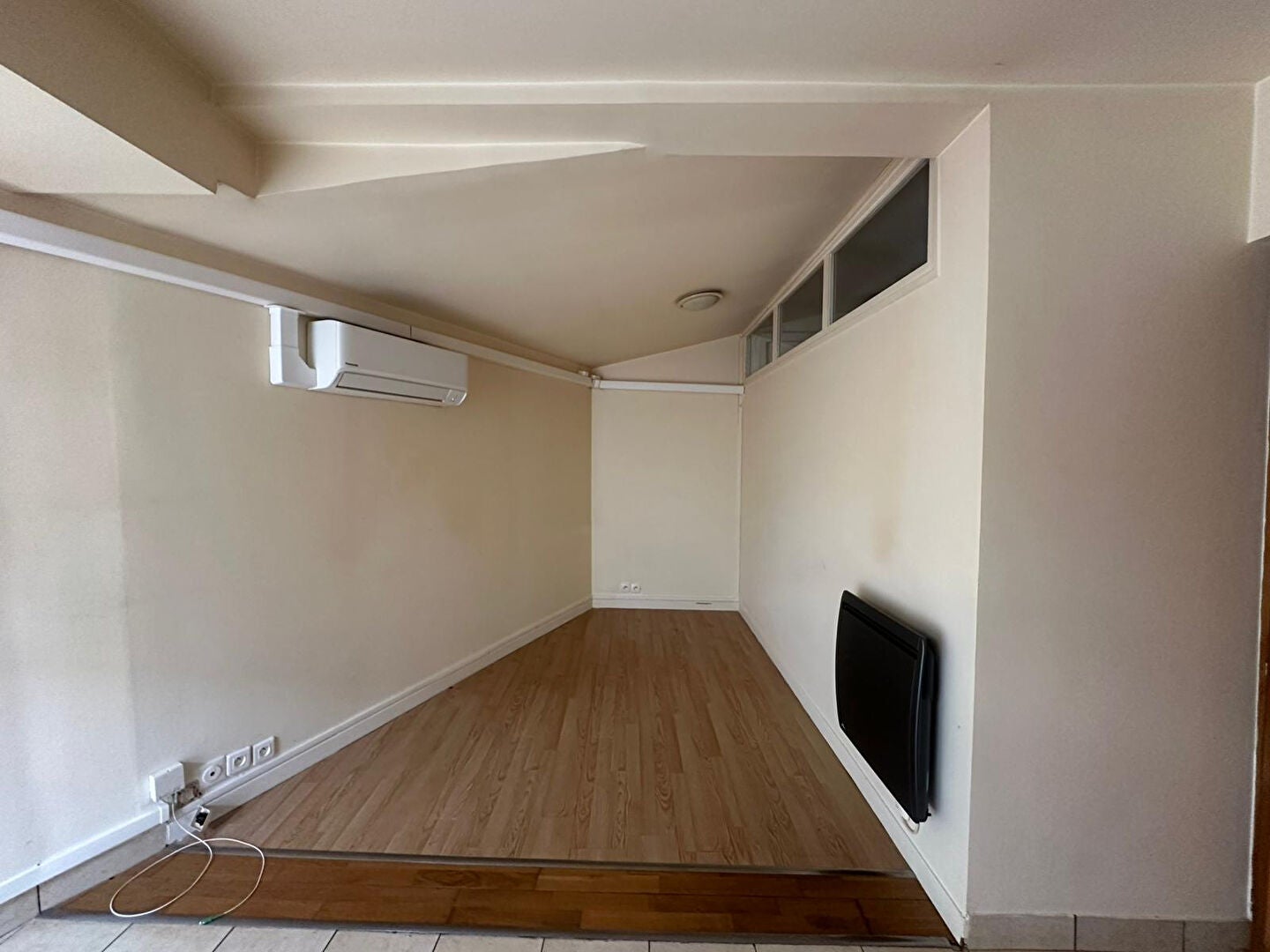 Flat Place des Tours in Blandy