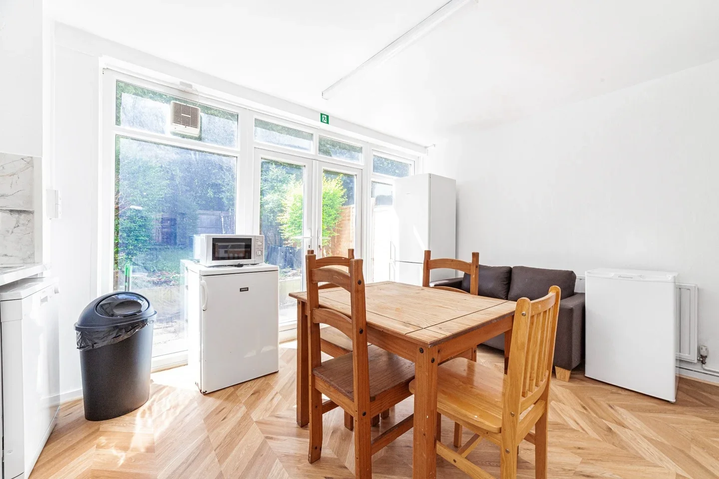 Room Cortis Road in Greater London