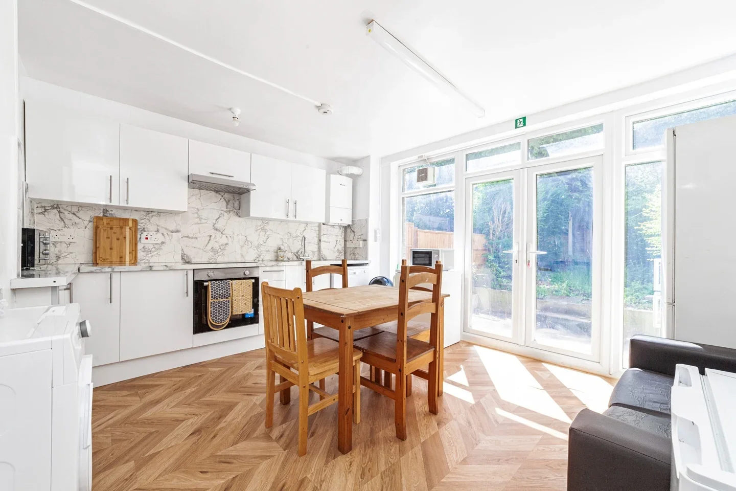 Room Cortis Road in Greater London