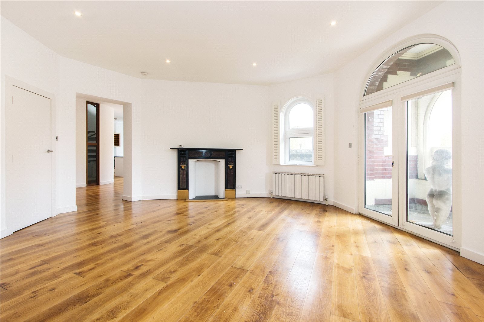 Flat Lafone Street in Greater London