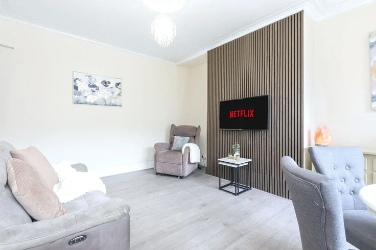 Flat Seaforth Road in Leeds