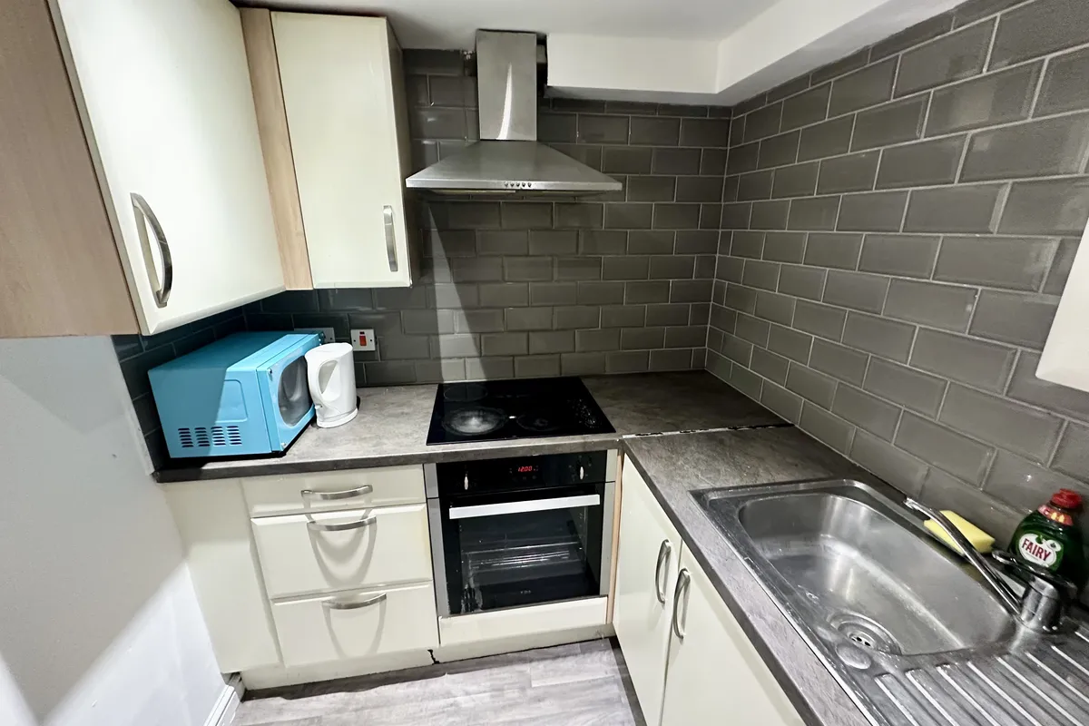 Flat Brown Hill Crescent in Leeds