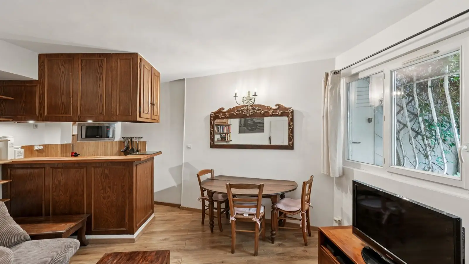 Flat Rue Mathurin Régnier in Paris