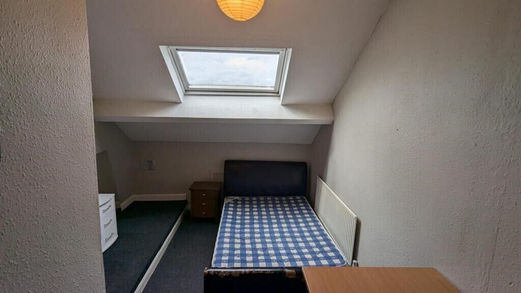 Room Norman Road in Manchester