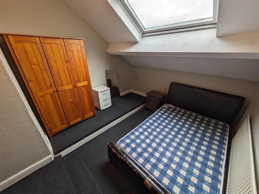 Room Norman Road in Manchester