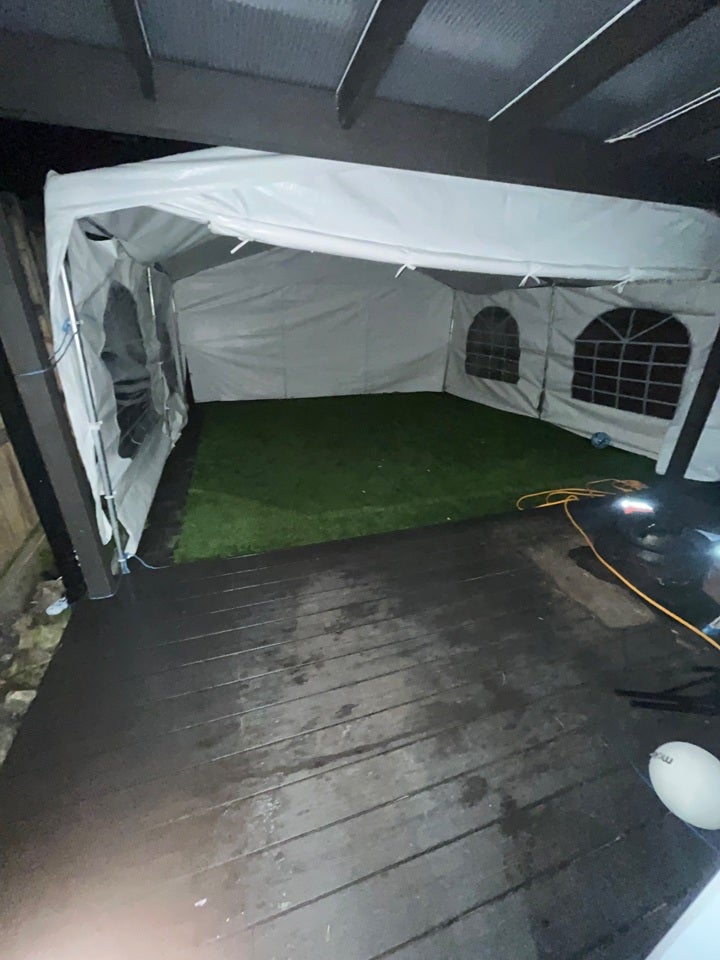 House Sycamore Close in Greater London