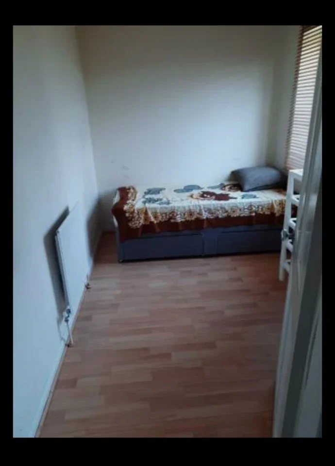 Room Randlesdown Road in Greater London