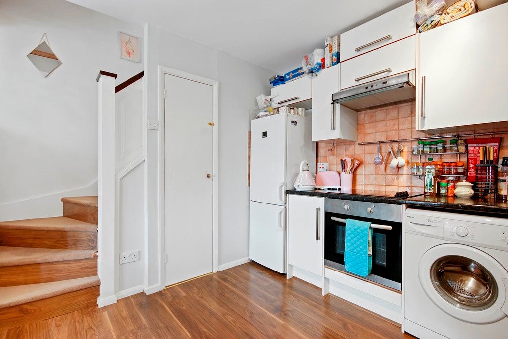 House Oxley Close in Greater London