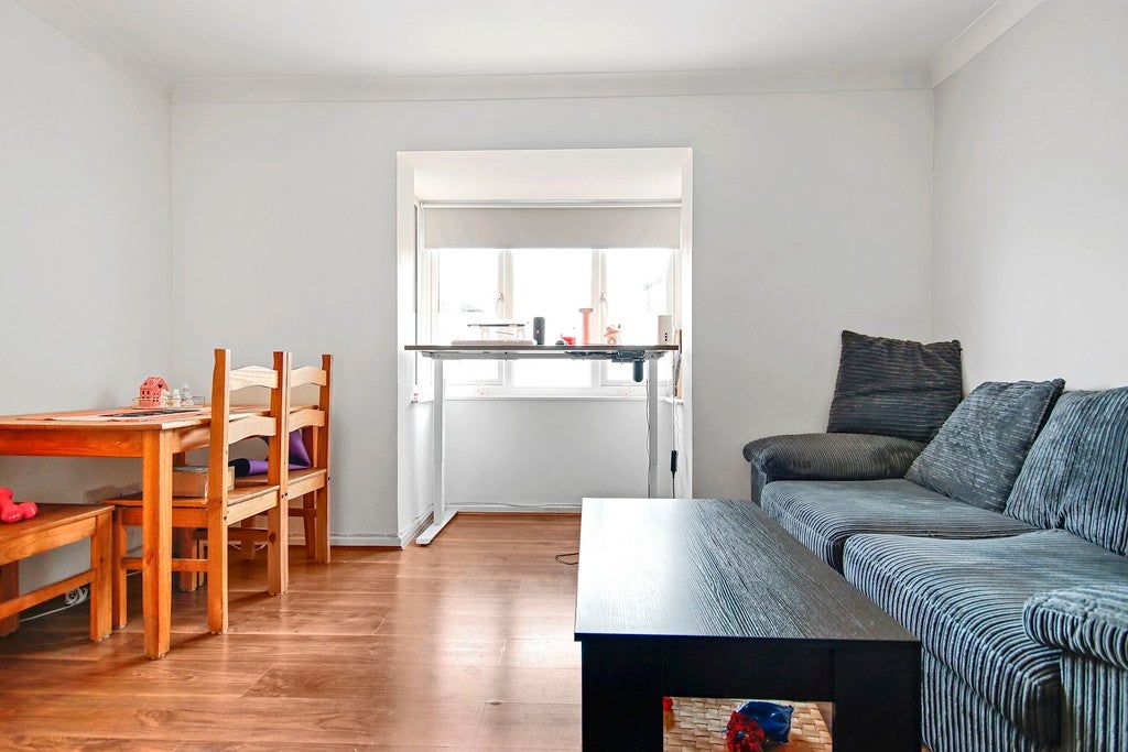 House Oxley Close in Greater London