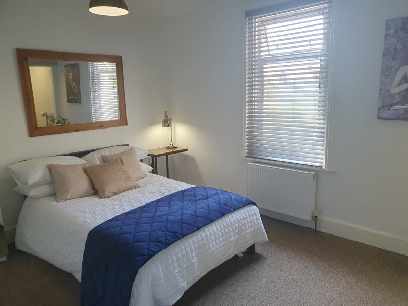 Room Sterte Road in Poole