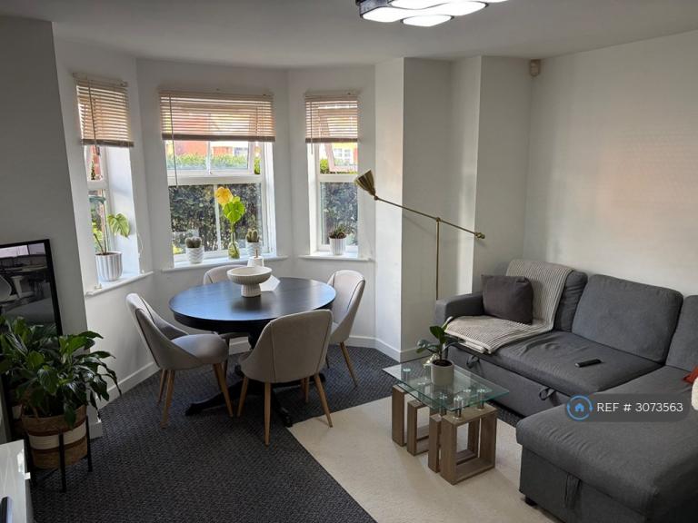 Flat Cavour Street in Stoke-on-Trent