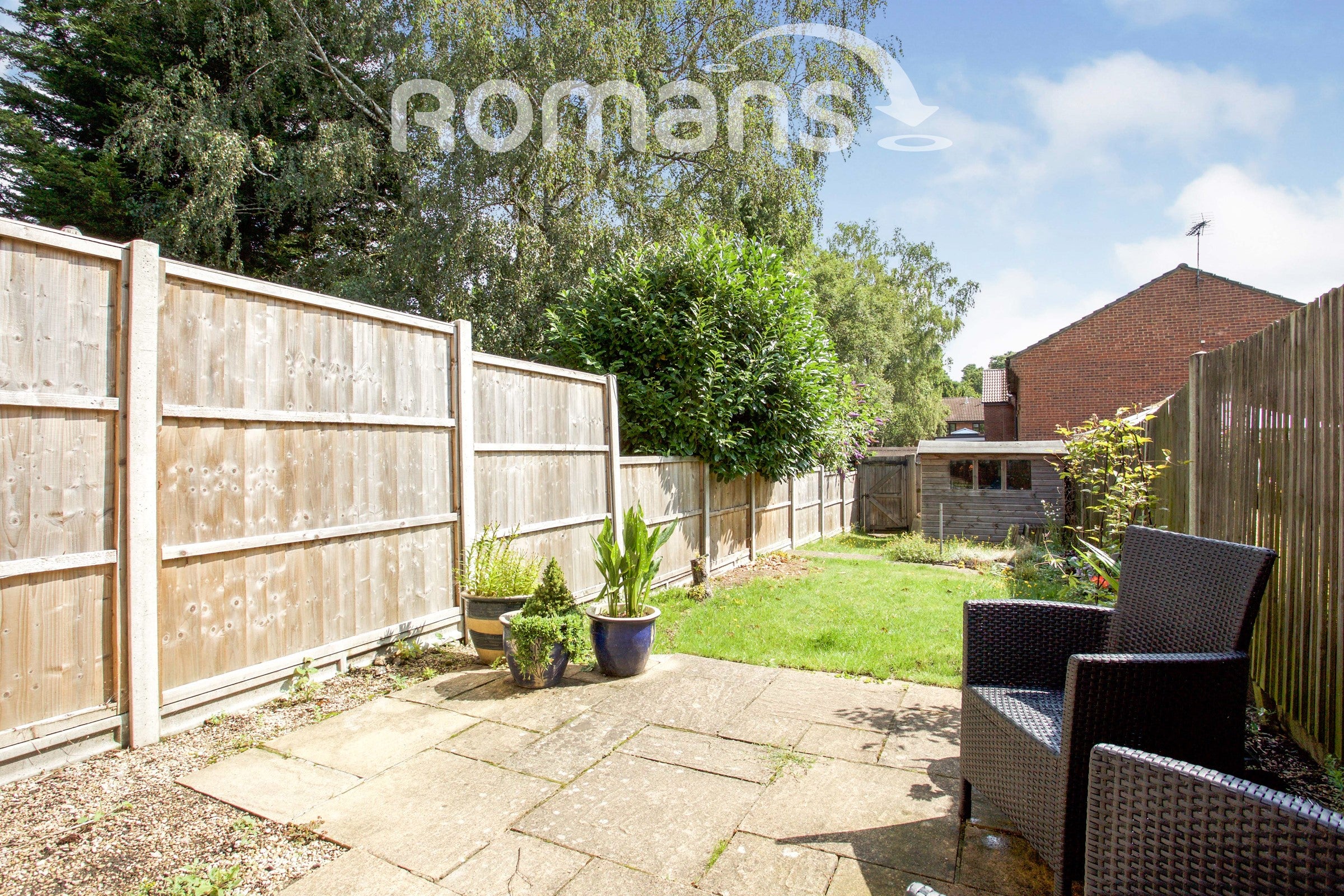 House Chisbury Close in Winkfield