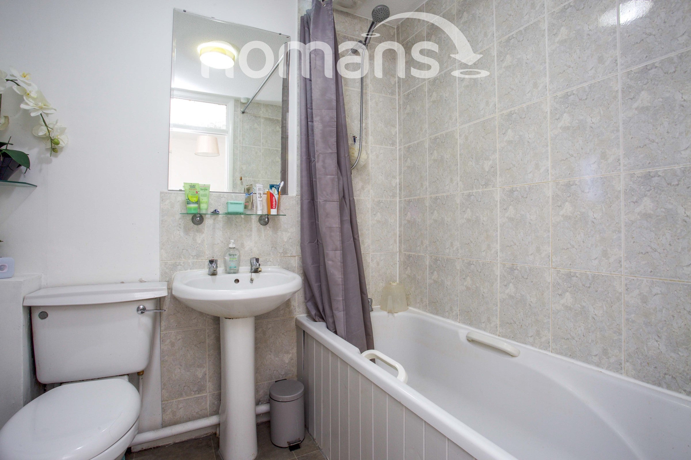 House Chisbury Close in Winkfield