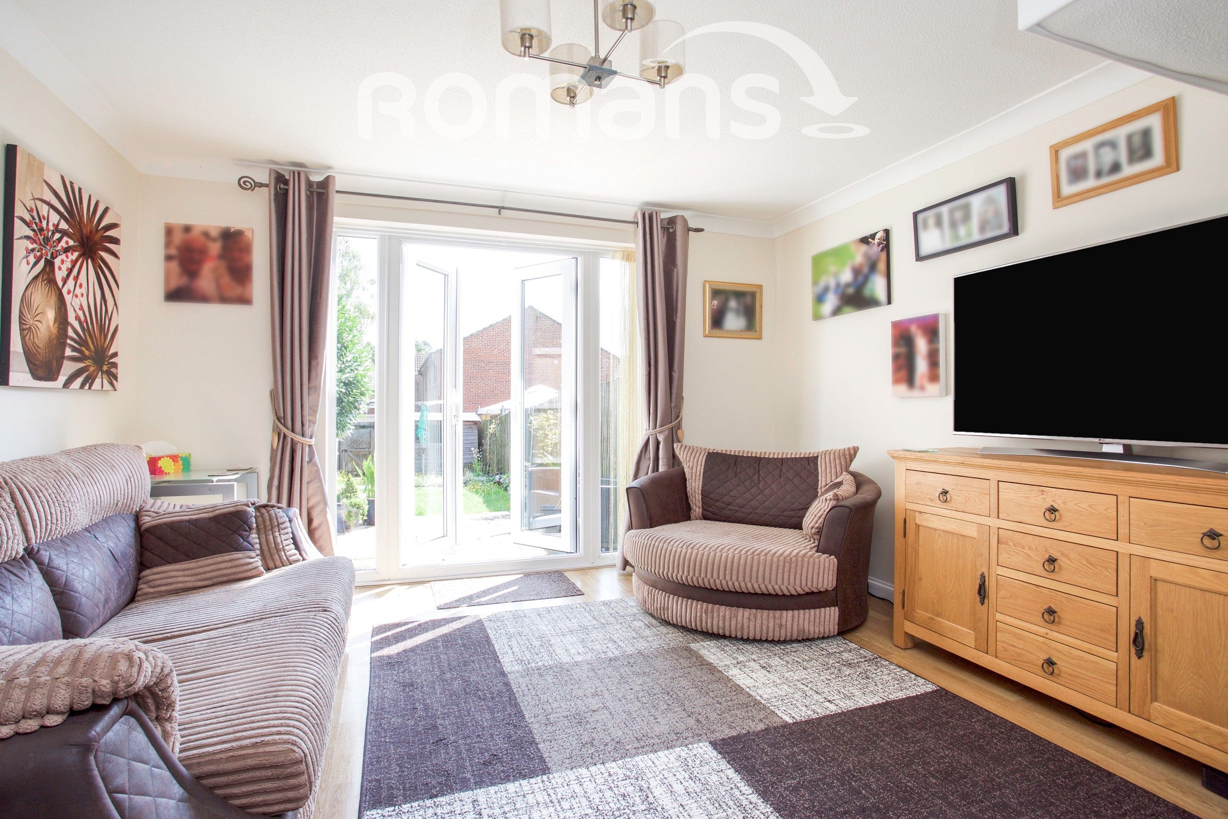 House Chisbury Close in Winkfield