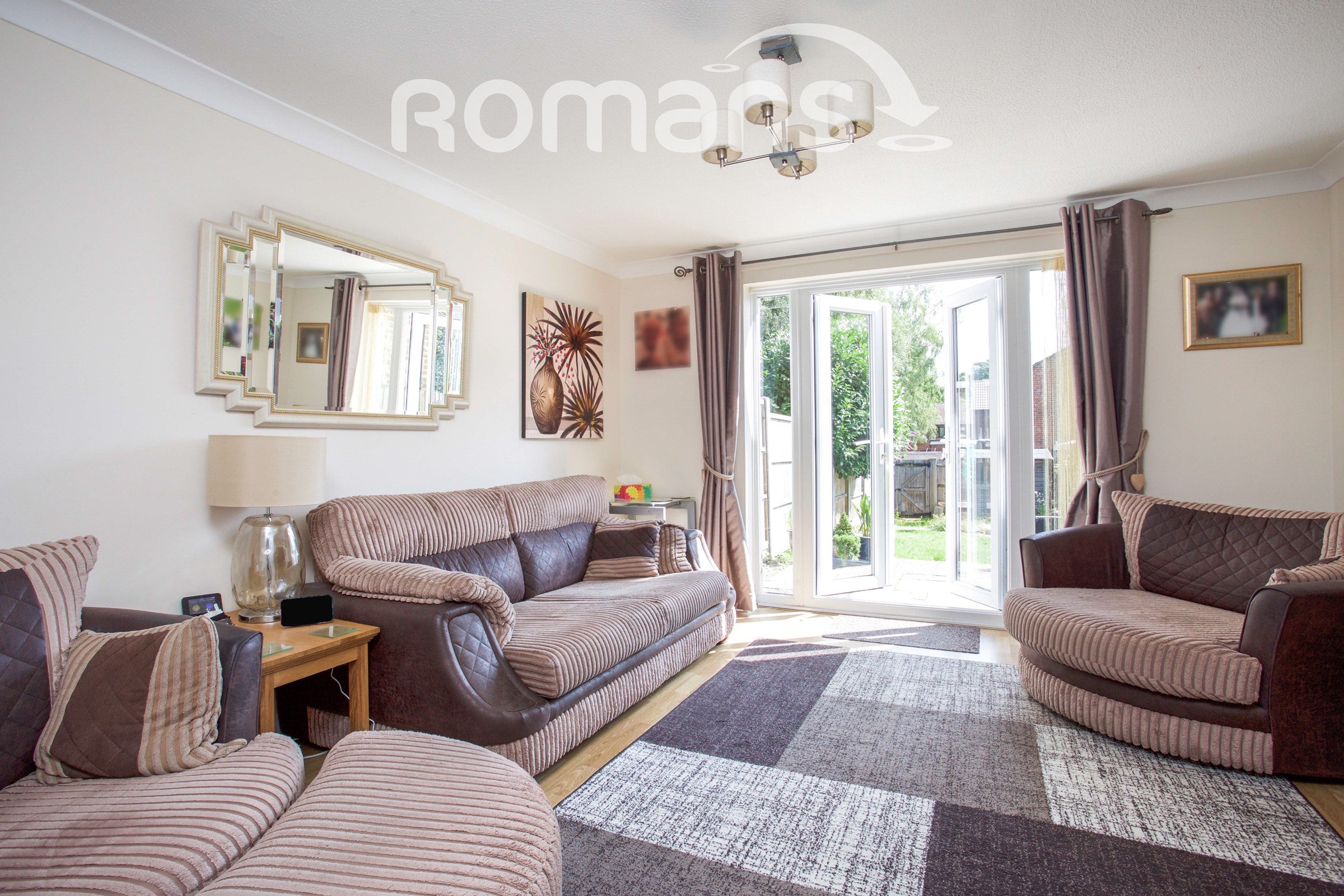 House Chisbury Close in Winkfield