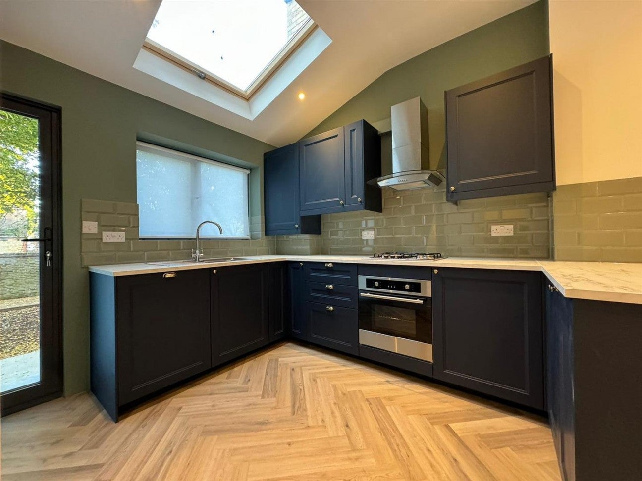 Flat Haselrigge Road in Greater London