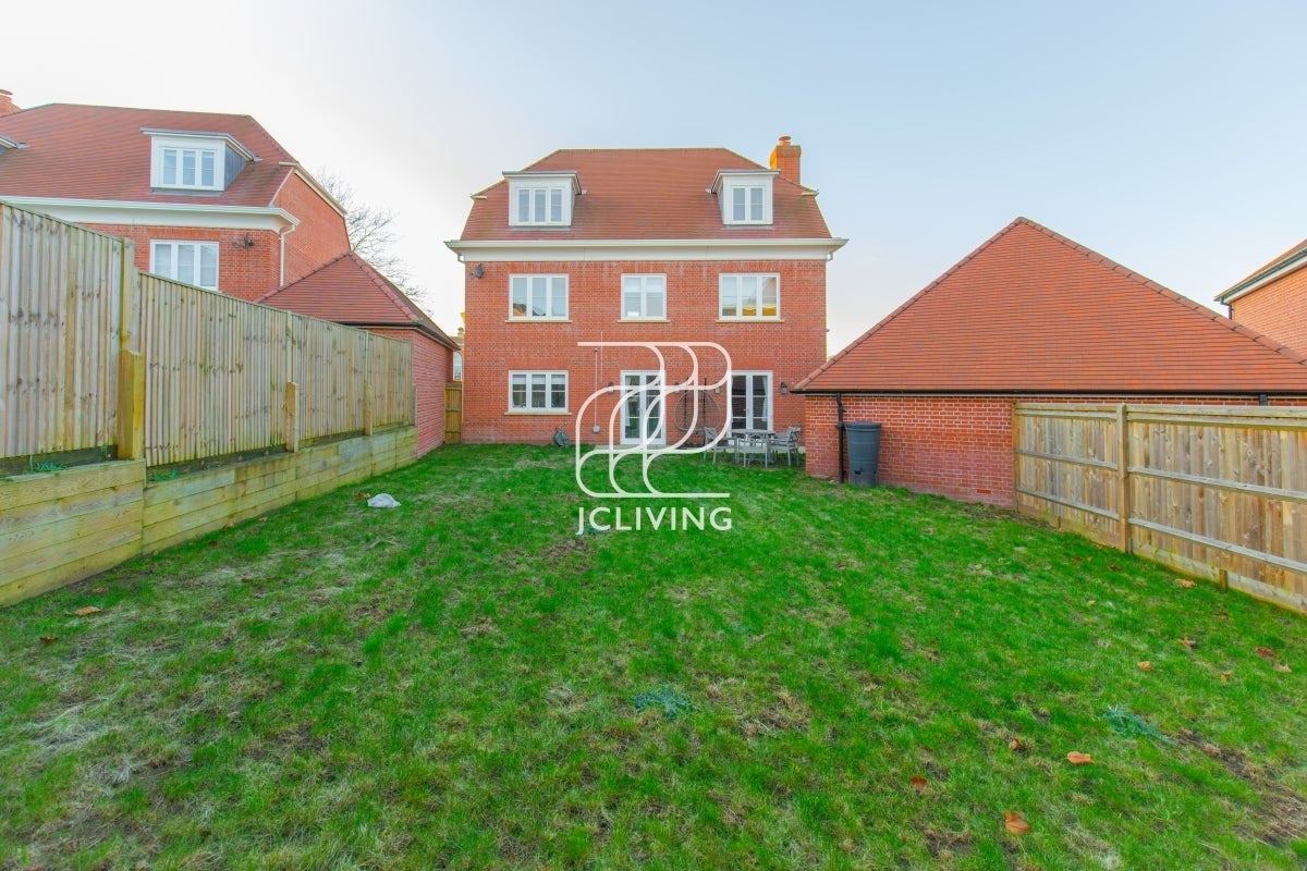 House Lushington Drive in Greater London