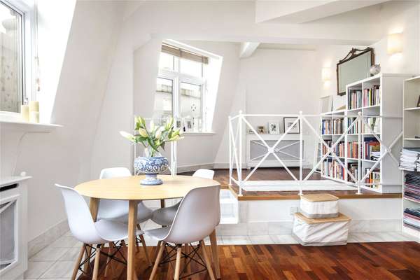 Flat Eagle Place in City of Westminster