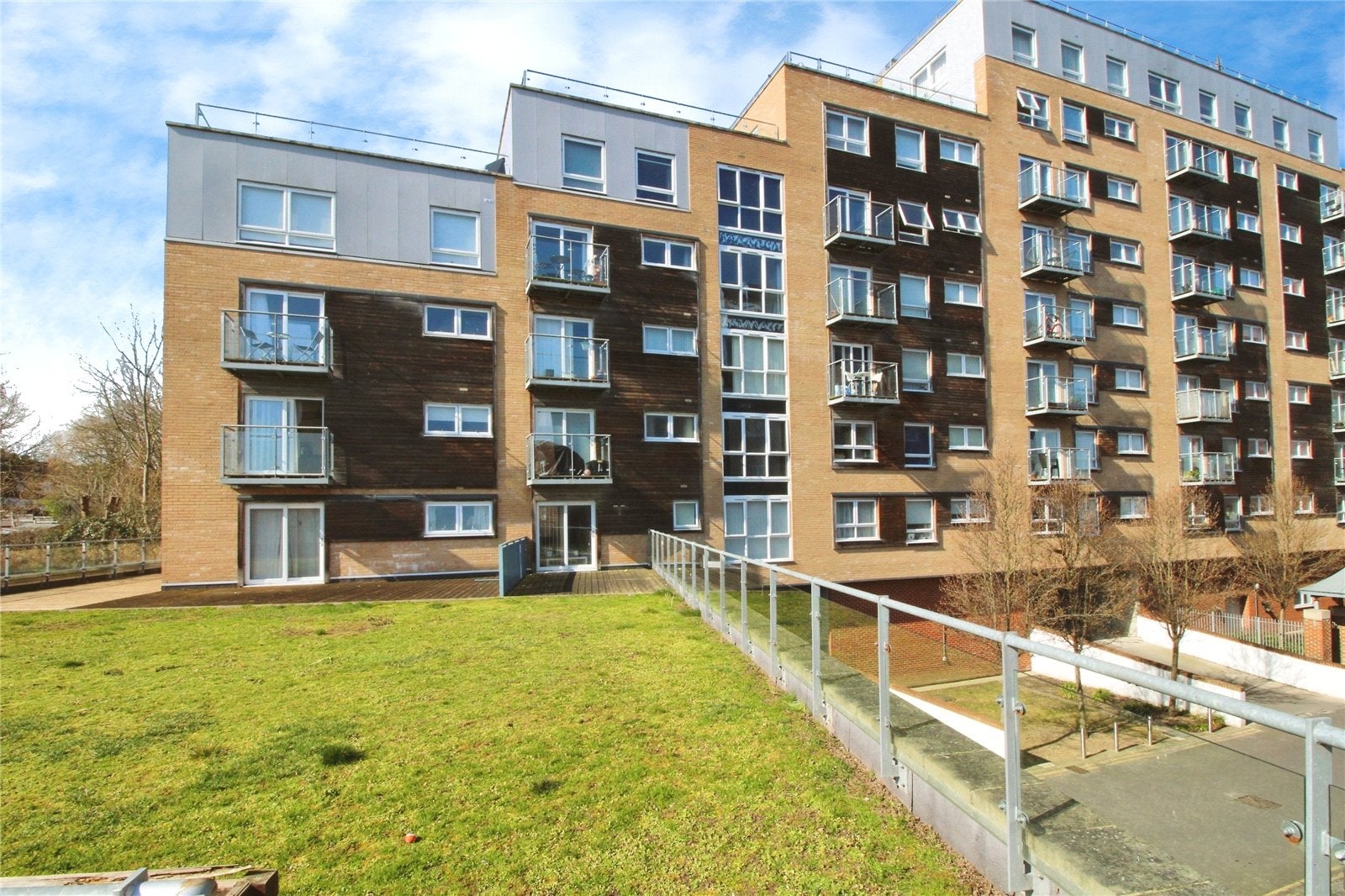 Flat Cherrydown East in Basildon