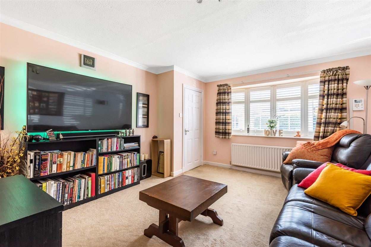 House Gresham Way in Surrey Heath