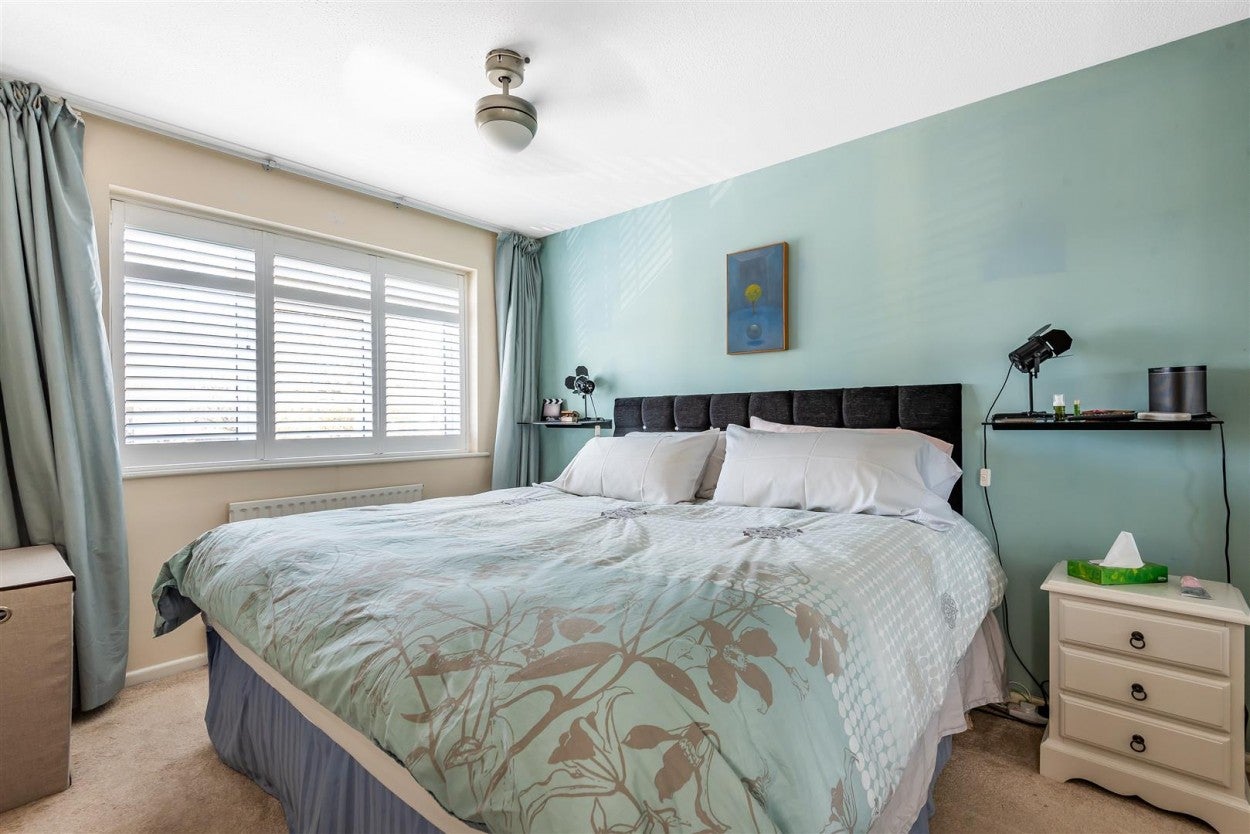 House Gresham Way in Surrey Heath