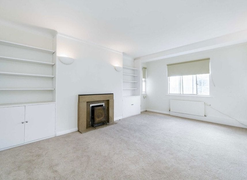 Flat Fitzjohn's Avenue in Greater London