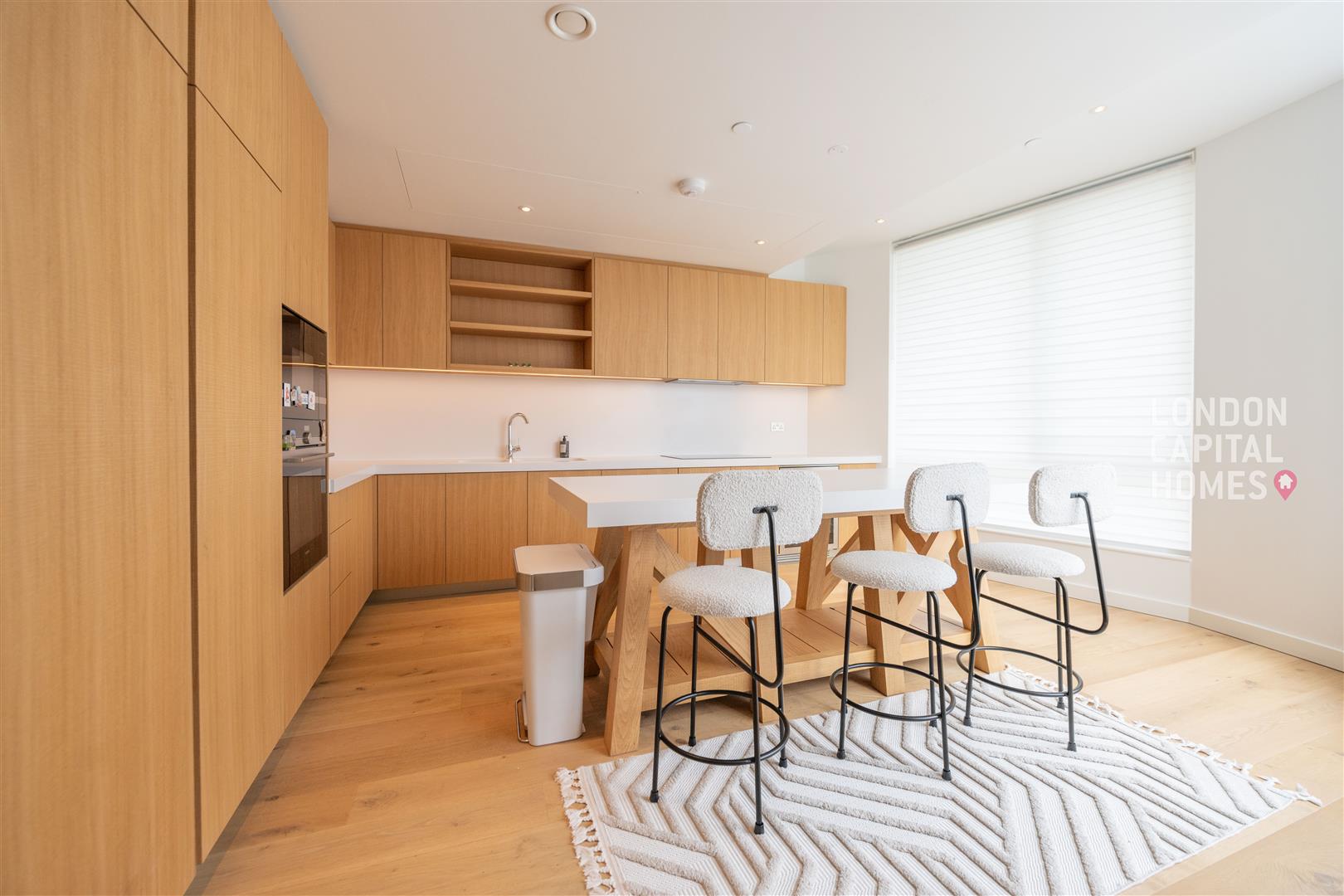 Flat Prospect Way in Greater London