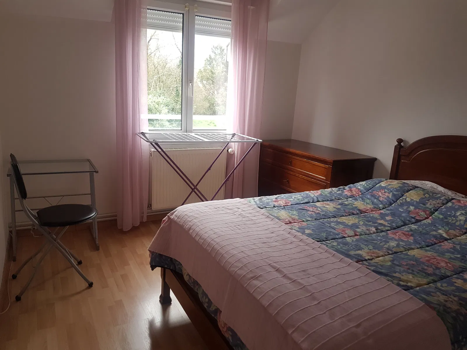Chambre Villa Bel Air à Magny-le-Hongre