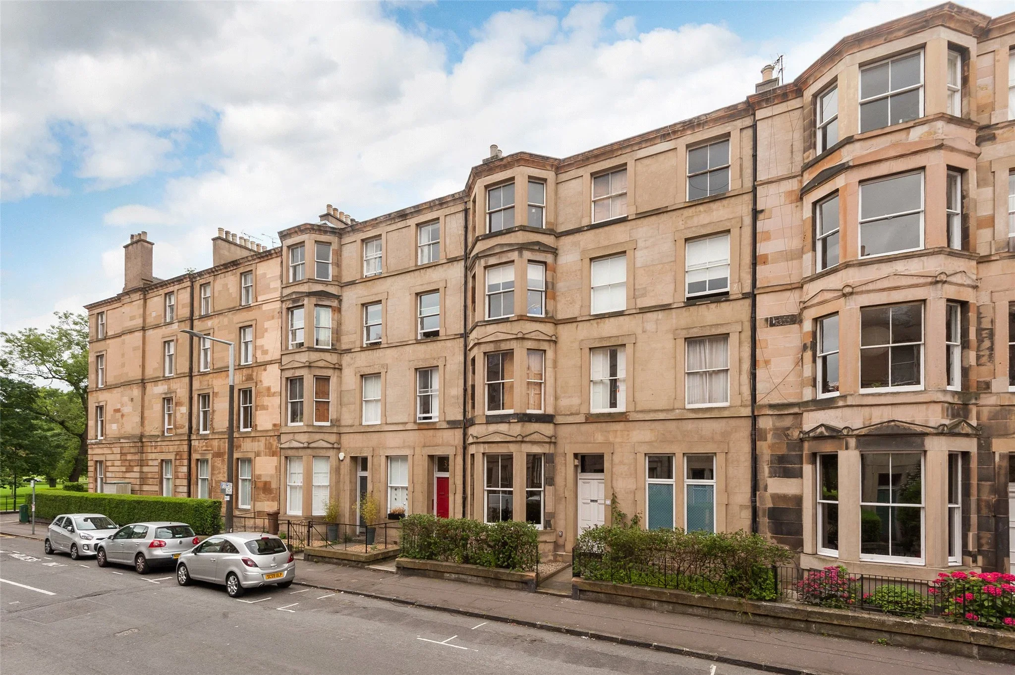 Flat Lauriston Gardens in City of Edinburgh