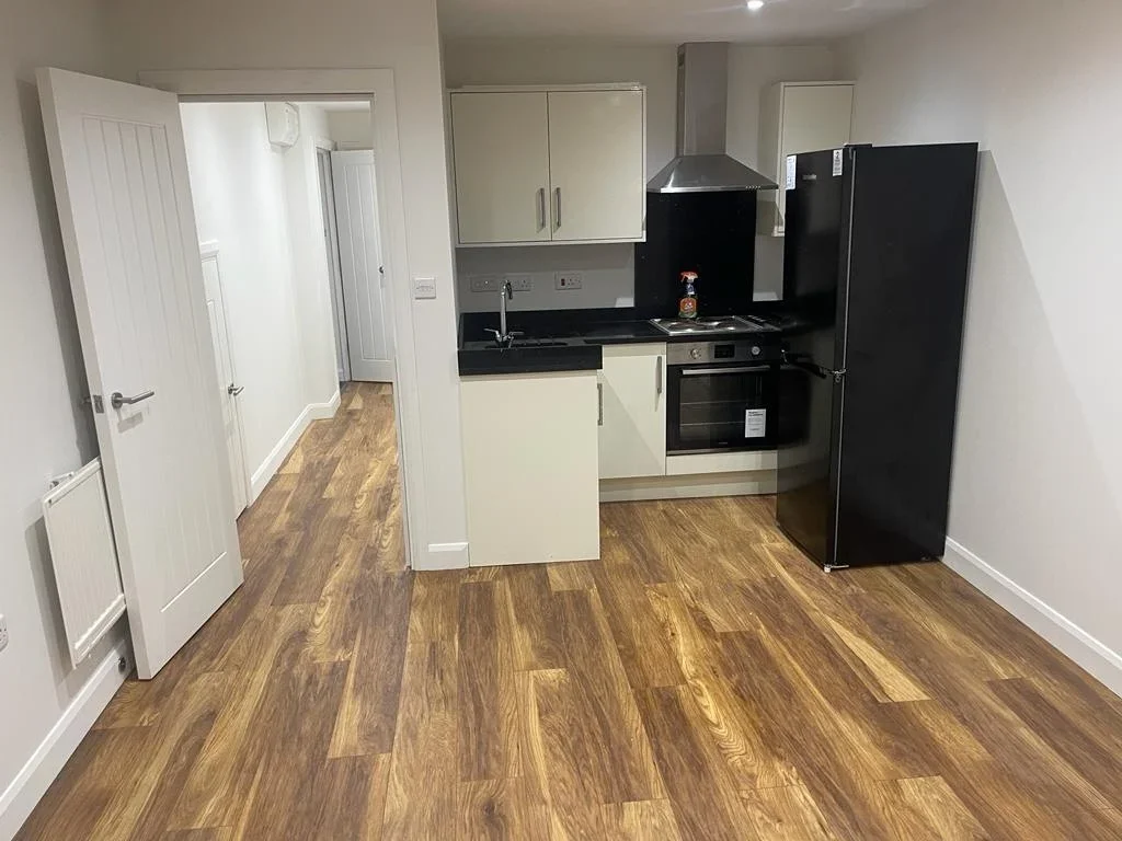 Flat Canberra Road in Greater London