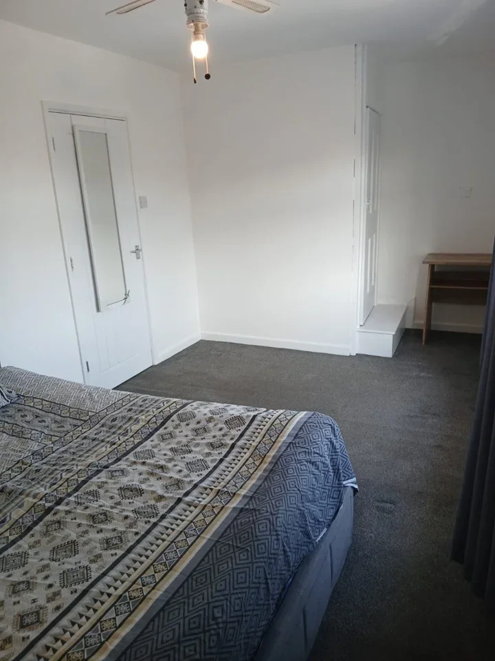 Room Belgrave Road in Greater London