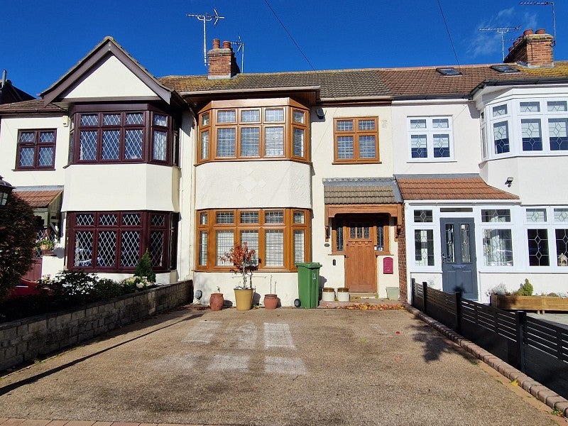 House Meadowside Road in Greater London