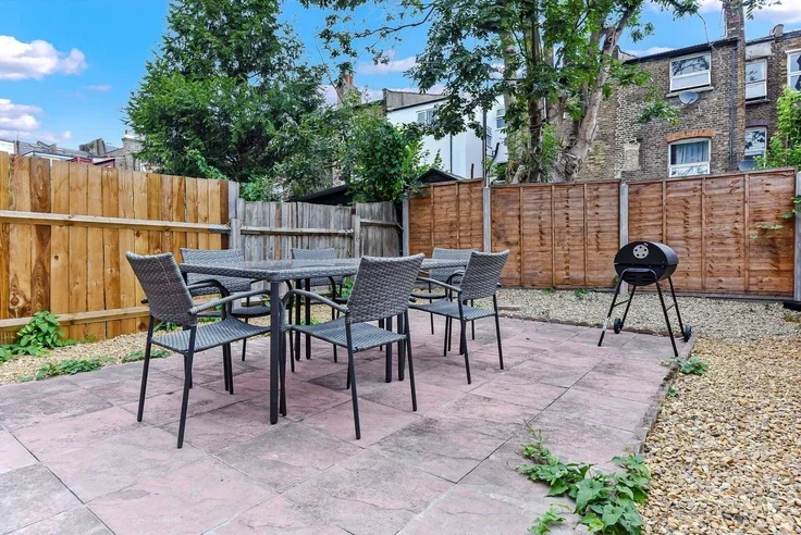 House Kimberley Gardens in Greater London
